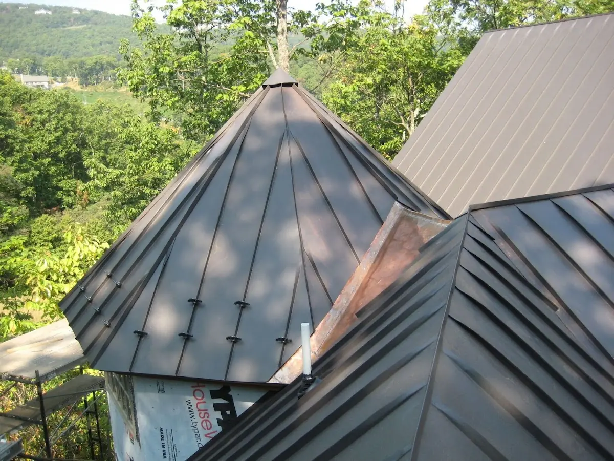 Professional Roof Tarp Installation by Craftsman Roofing in Leitch
